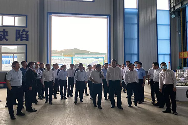 內(nèi)蒙古自治區(qū)黨委常委、通遼市委書記孟憲東攜考察團到一諾環(huán)境考察指導